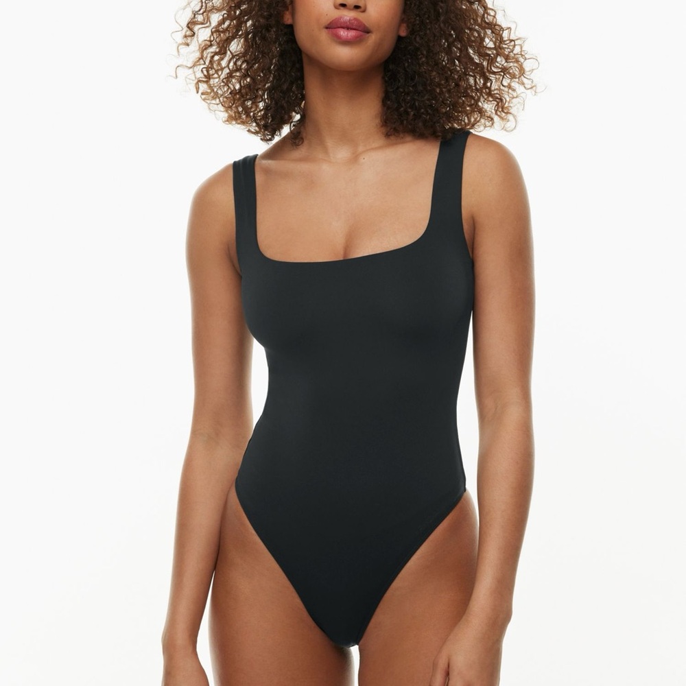 Aritzia Babaton Contour Squareneck Bodysuit